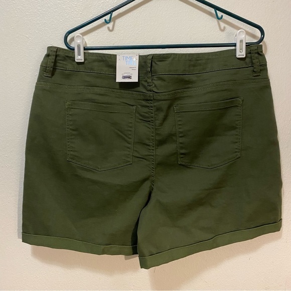 Time And Tru Shorts Women’s Size 16-18 Green‎ New - Picture 4 of 9